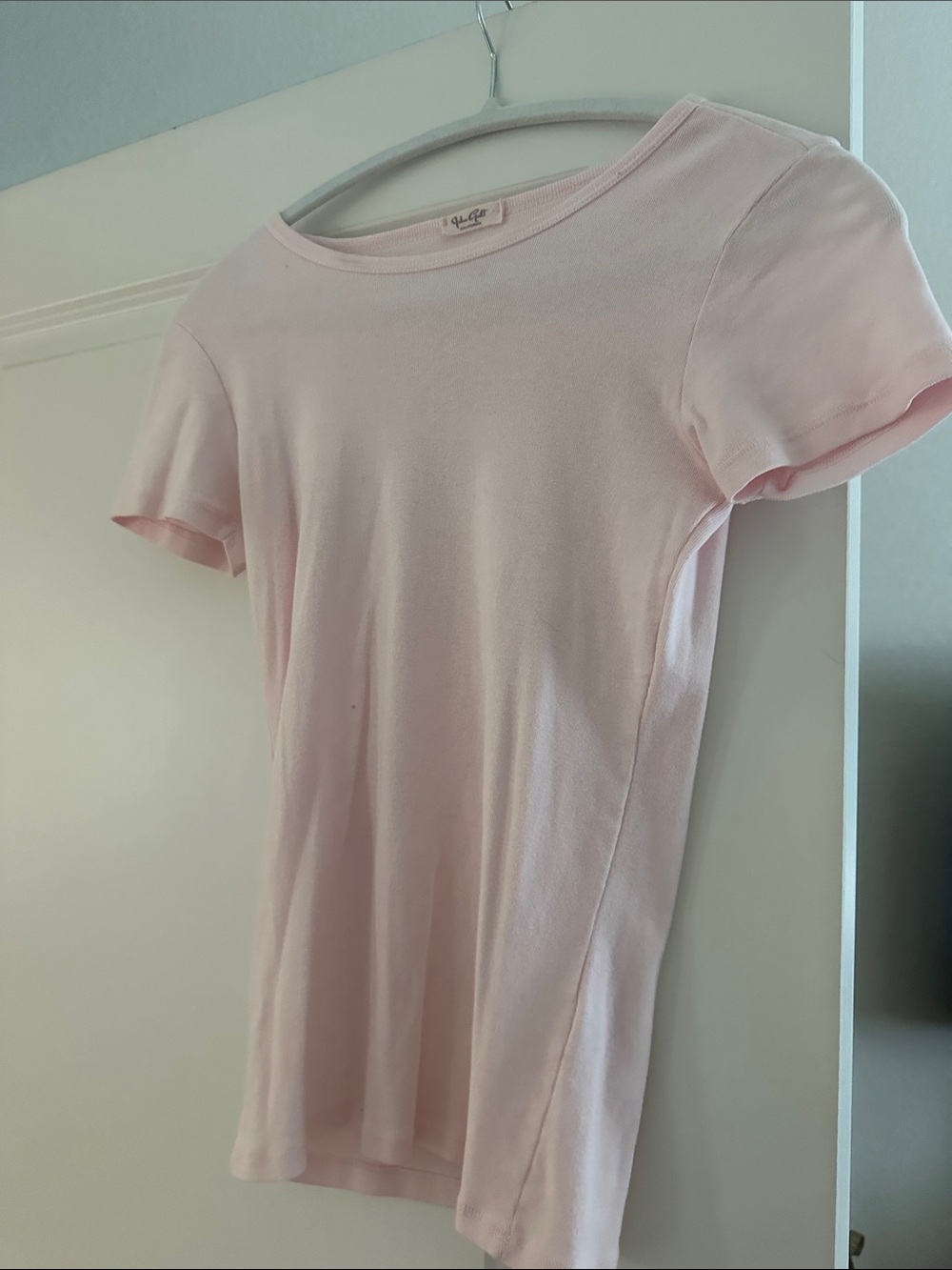 Brandy Melville Short Sleeve Crewneck Tee in Pale Pink & Light Yellow - Picture 3 of 4